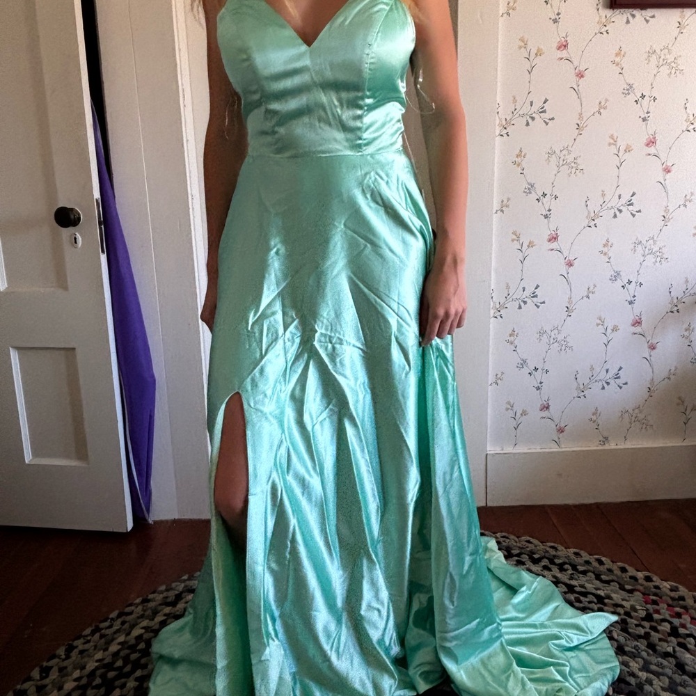 Green Spaghetti Strap Sweetheart Prom Gown